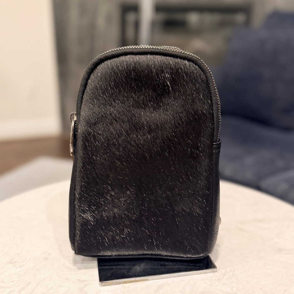 Trinity Ranch Genuine Hair-On Cowhide Collection Sling Bag Black (B)